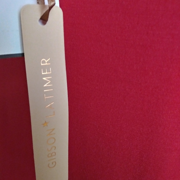 Red top - Picture 3 of 4